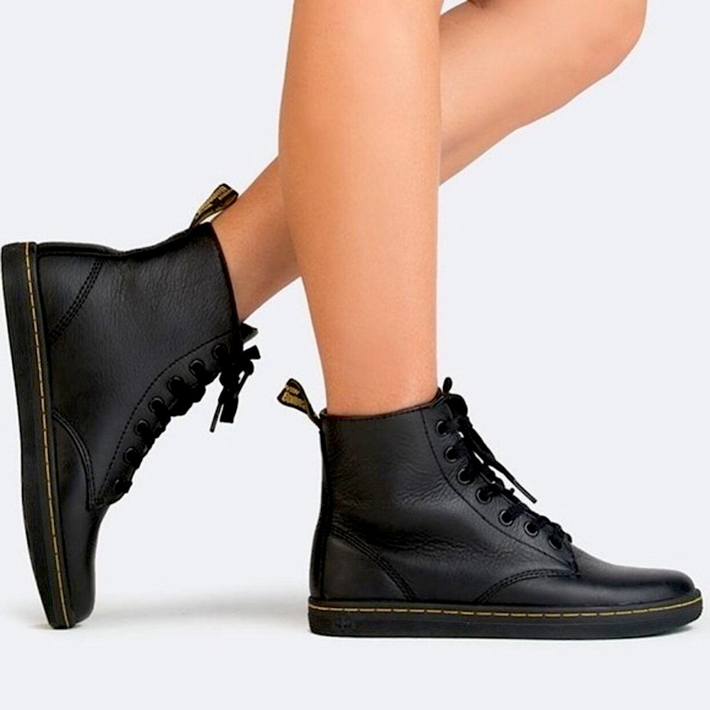 Dr. Marten leyton floral lined boot